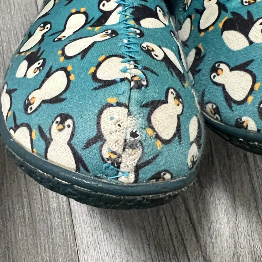 Bogs baby Teal Penguin Waterproof Rain Boot/ size 8